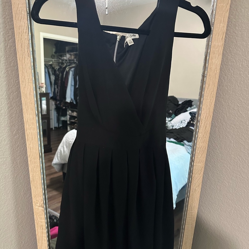 Emerald Sundae Black Sleeveless V-Neck Mini Dress